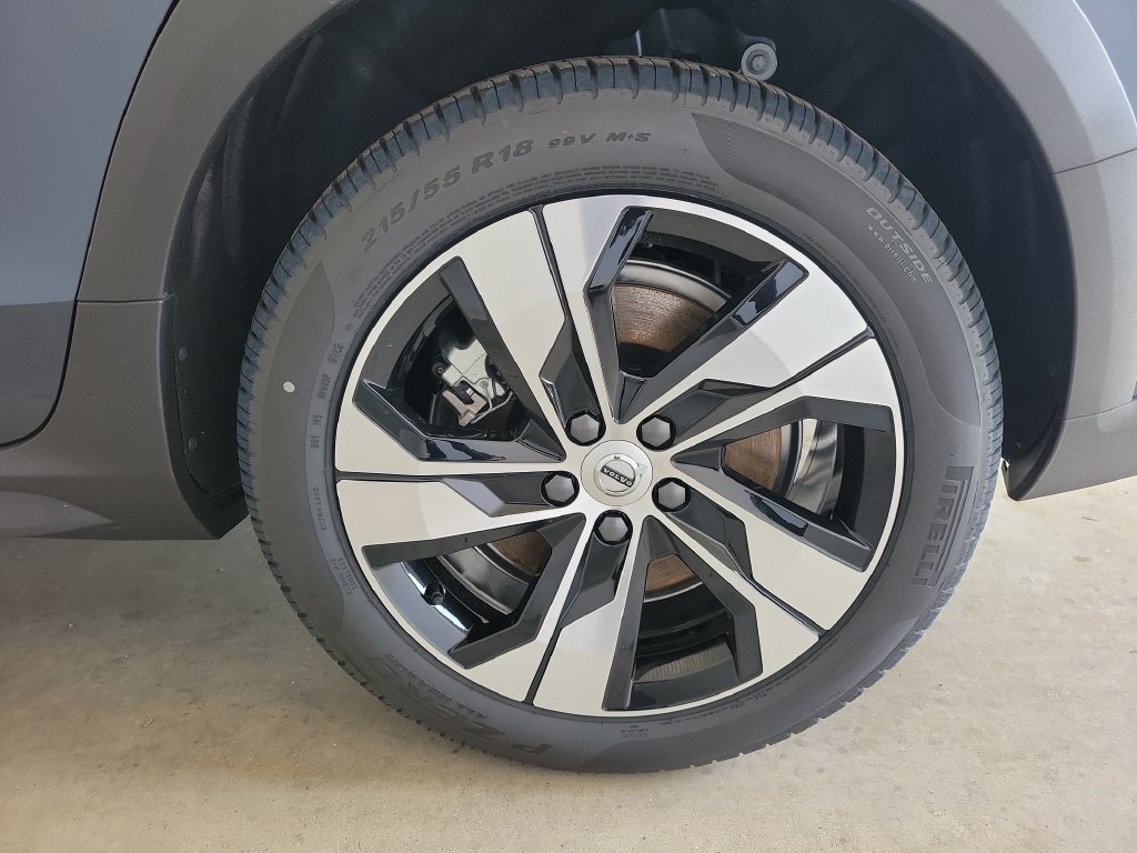 New 2026 Volvo V60 B5 Cross Country Plus w/ Climate Package AWD/4WD image 12