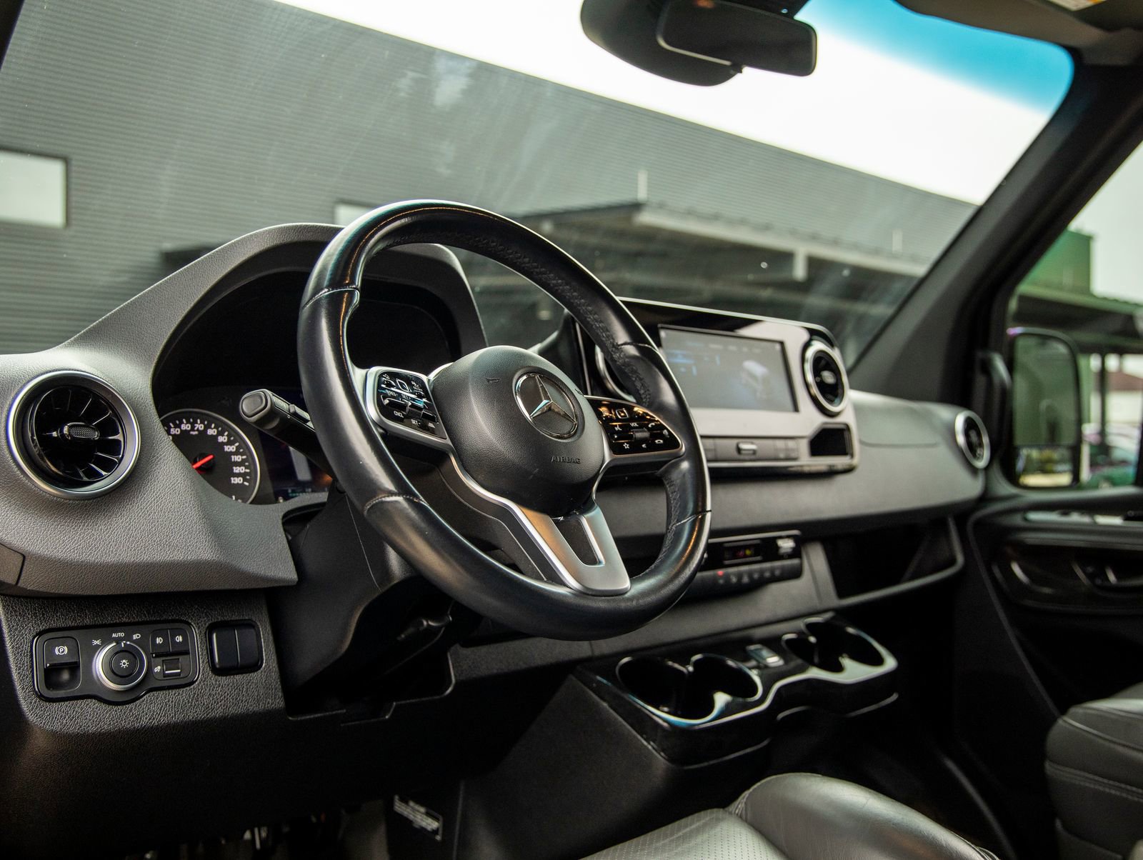 Used 2020 Mercedes-Benz Sprinter 2500 image 22