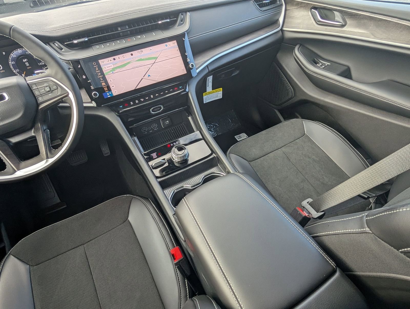 New 2026 Jeep Grand Cherokee Altitude image 24