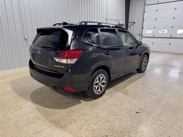 Used 2022 Subaru Forester Premium image 5