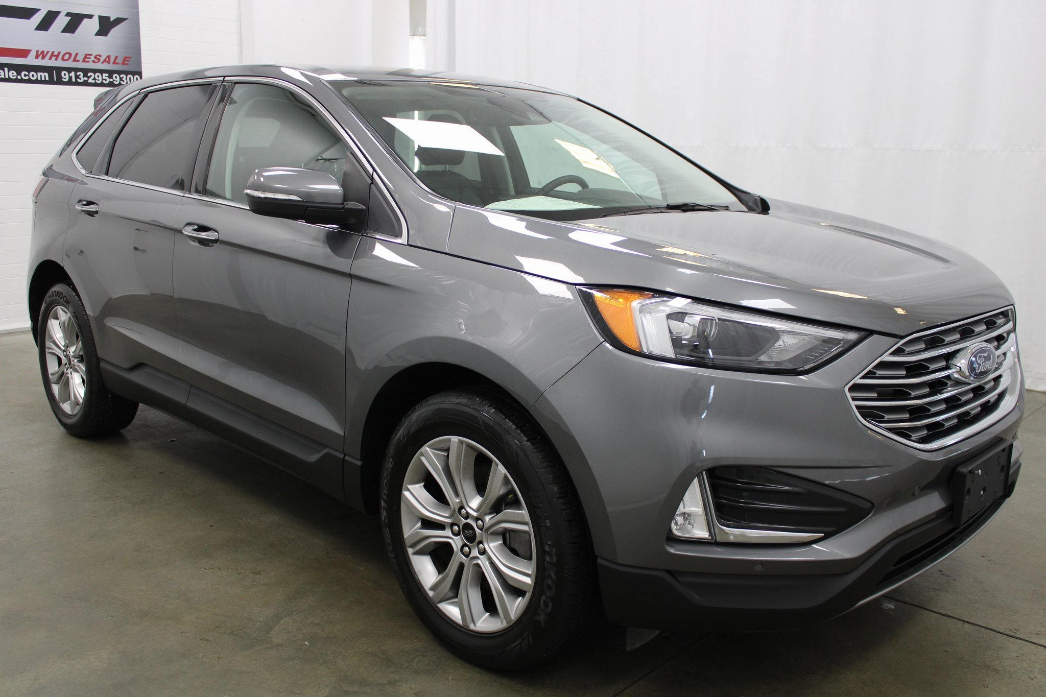 Used 2024 Ford Edge Titanium image 3