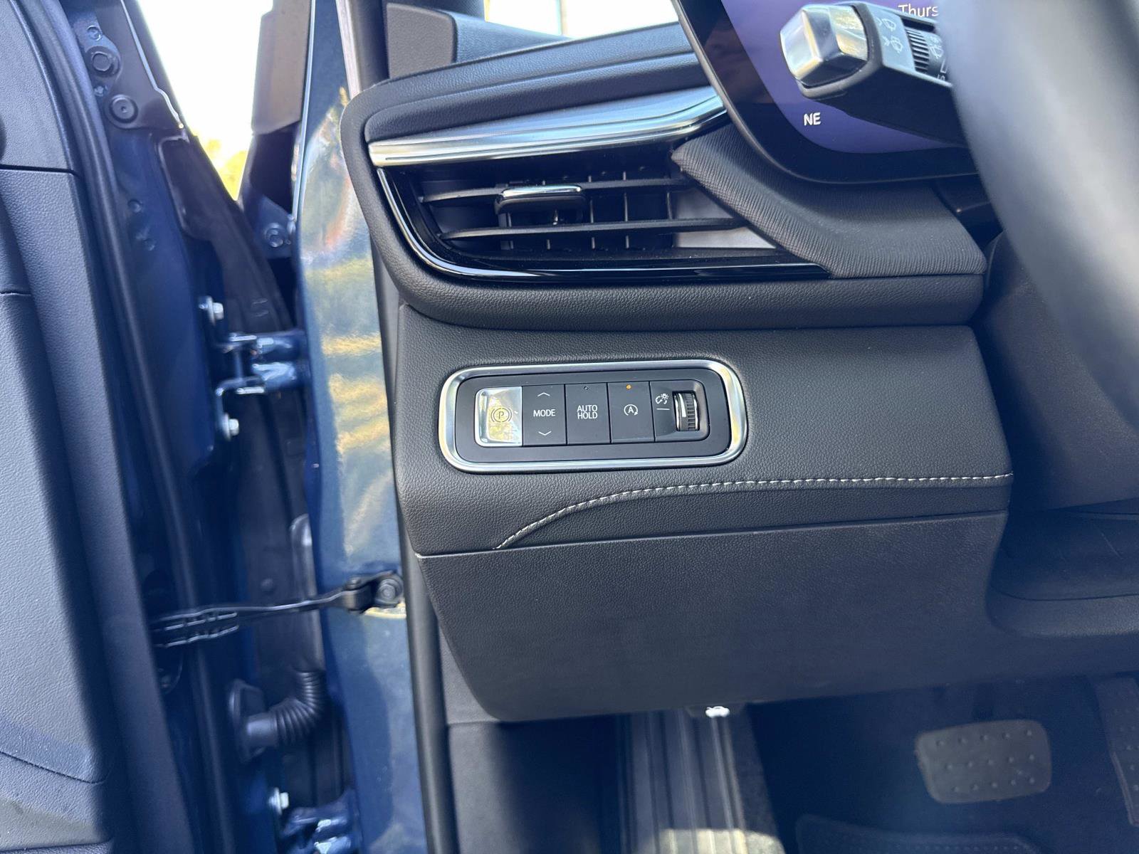 Used 2025 Buick Enclave Preferred image 32