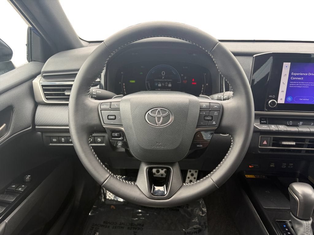 Used 2025 Toyota Camry SE FWD image 13
