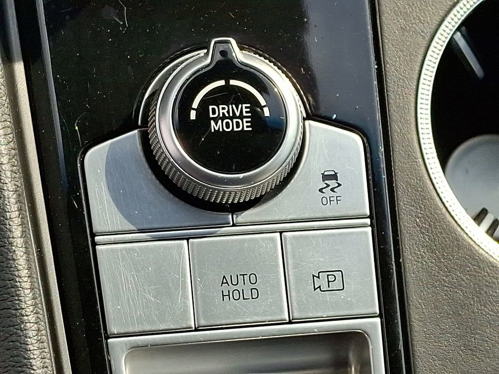 Used 2023 Genesis G70 2.0T image 27