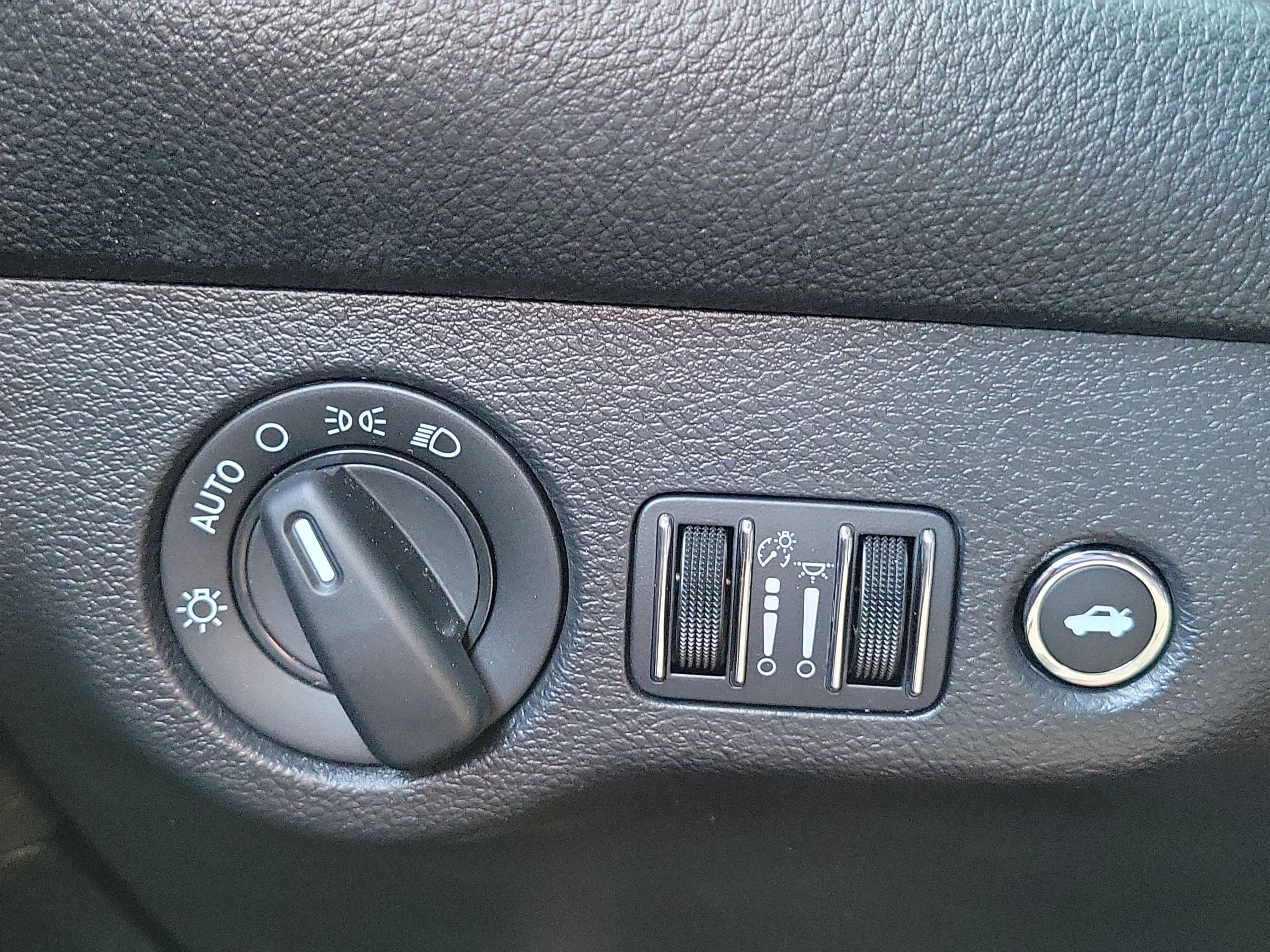 Used 2023 Dodge Challenger GT w/ Blacktop Package image 23