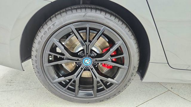 Used 2022 BMW 530e xDrive 530e iPerformance w/ Executive Package image 62