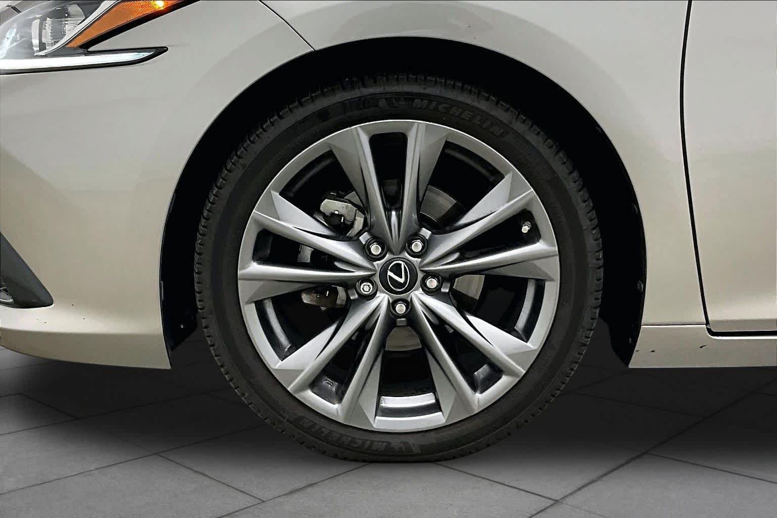 Used 2021 Lexus ES 350 F Sport w/ Accessory Package 2 FWD image 11