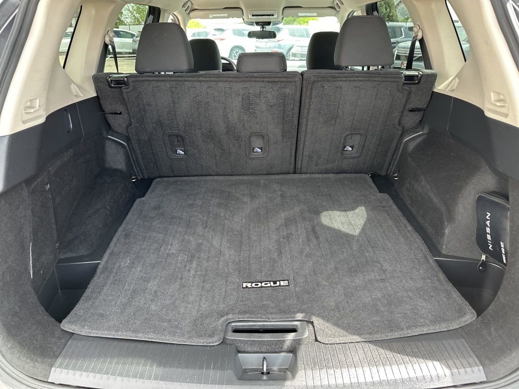 Used 2024 Nissan Rogue S image 13