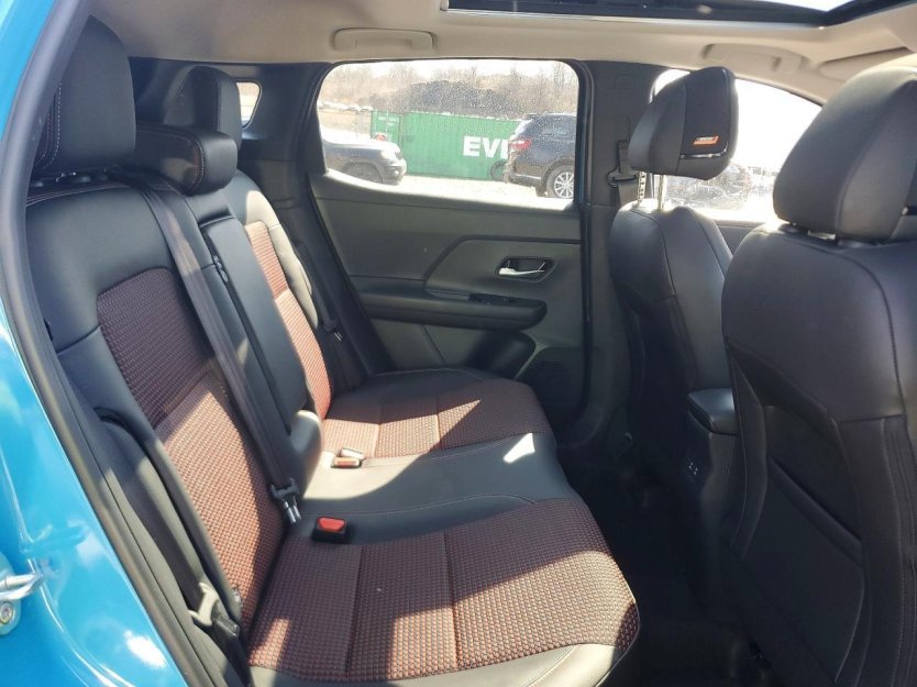 Used 2026 Nissan Kicks SR w/ SR Premium Package image 9