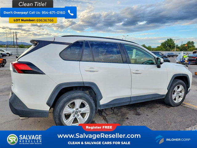 Used 2019 Toyota RAV4 XLE AWD/4WD image 4