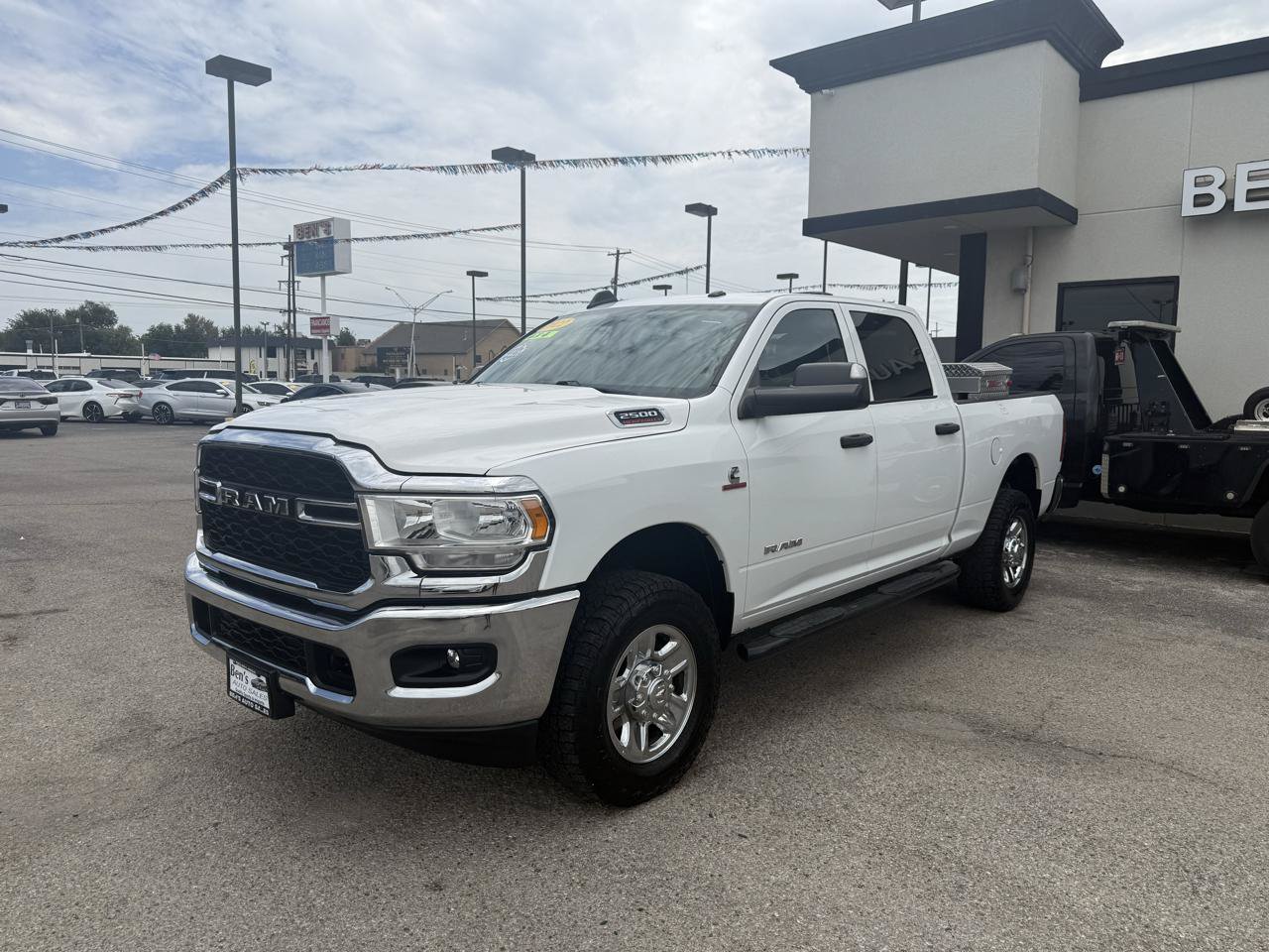 Used 2022 RAM 2500 Tradesman w/ Chrome Appearance Group AWD/4WD image 2