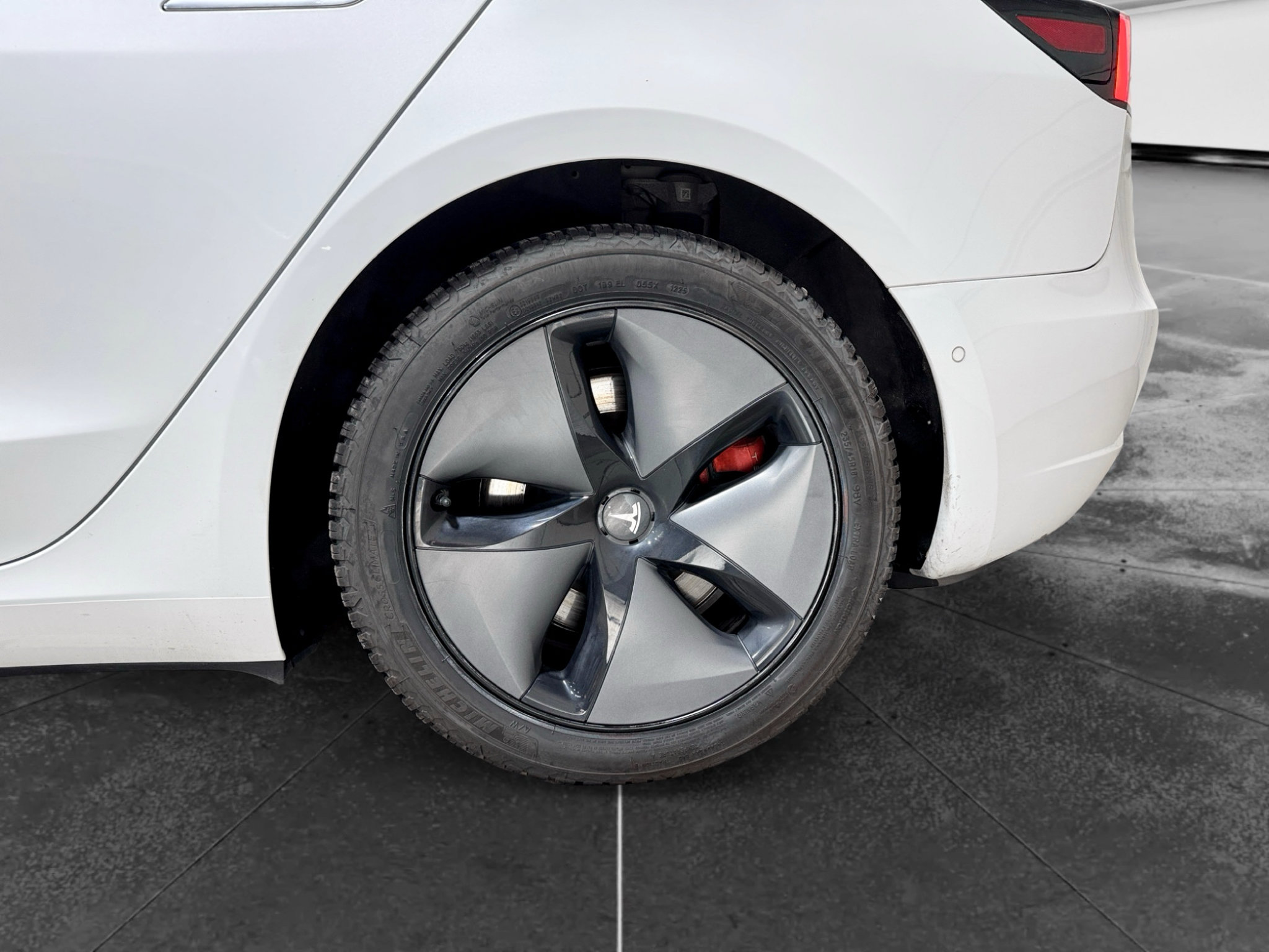 Used 2018 Tesla Model 3 Long Range RWD image 33