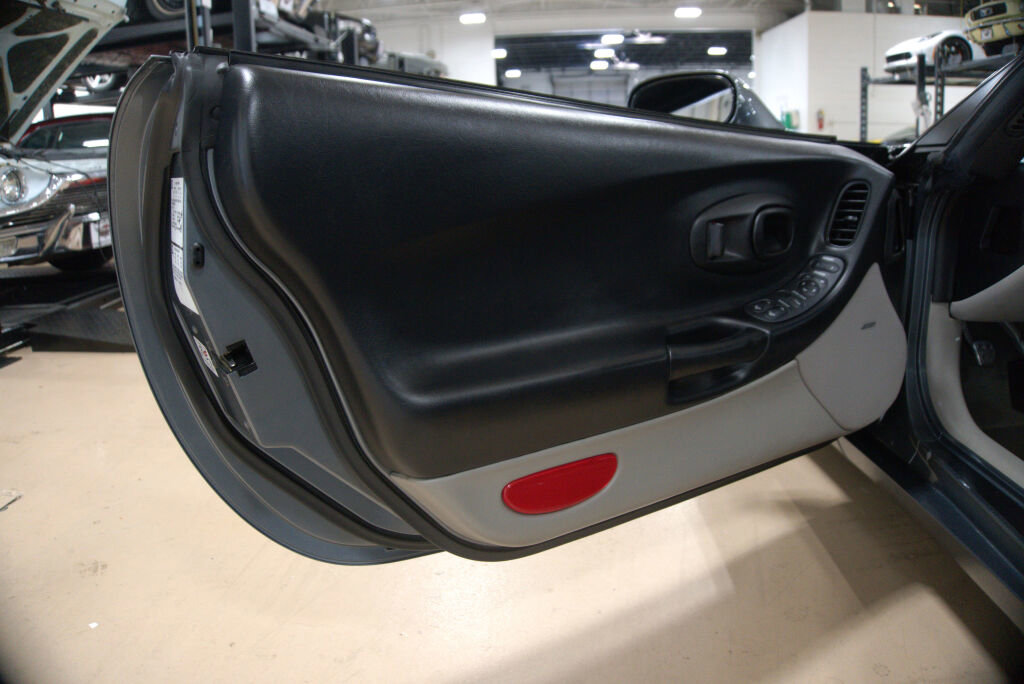 Used 2003 Chevrolet Corvette Base w/ Preferred Equipment Group1 image 33