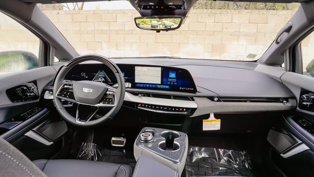 New 2027 Cadillac Optiq Luxury AWD/4WD image 10