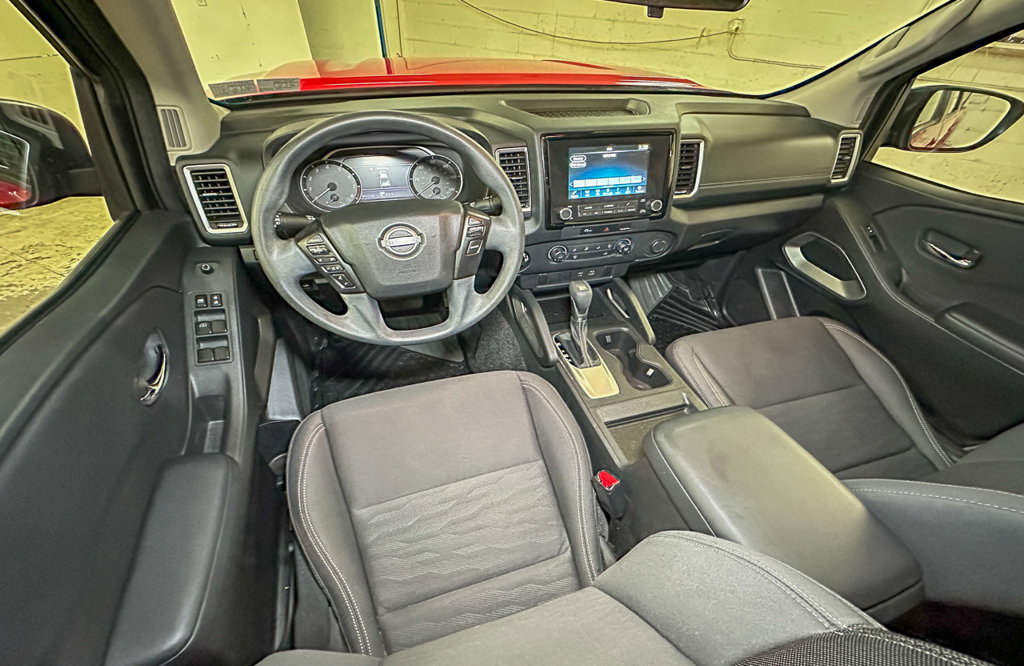 Used 2024 Nissan Frontier SV AWD/4WD image 12