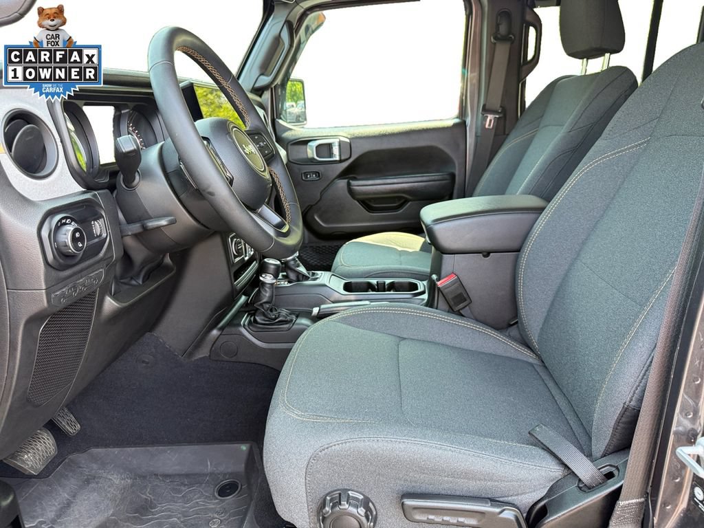 Used 2025 Jeep Gladiator Sport AWD/4WD image 9