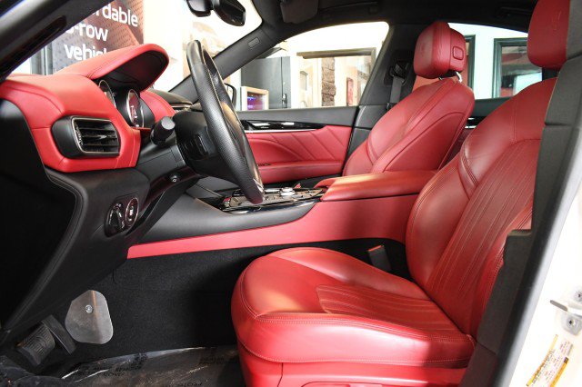 Used 2023 Maserati Levante GT AWD/4WD image 30