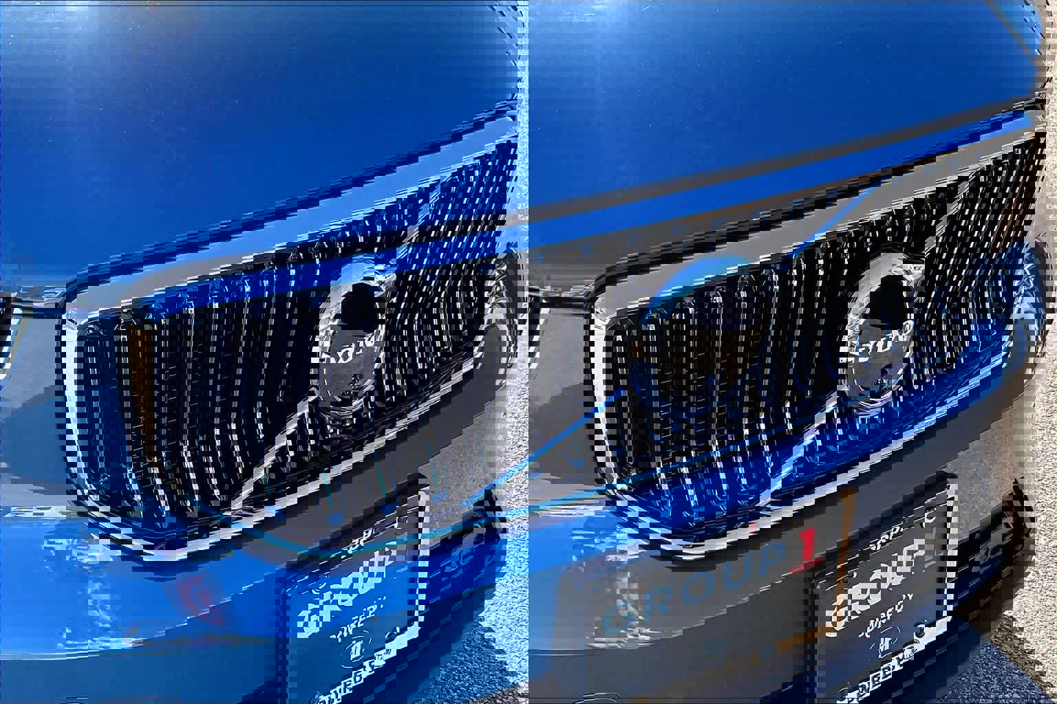 Used 2023 Volvo XC40 B5 Plus w/ Driver Assist Package image 30