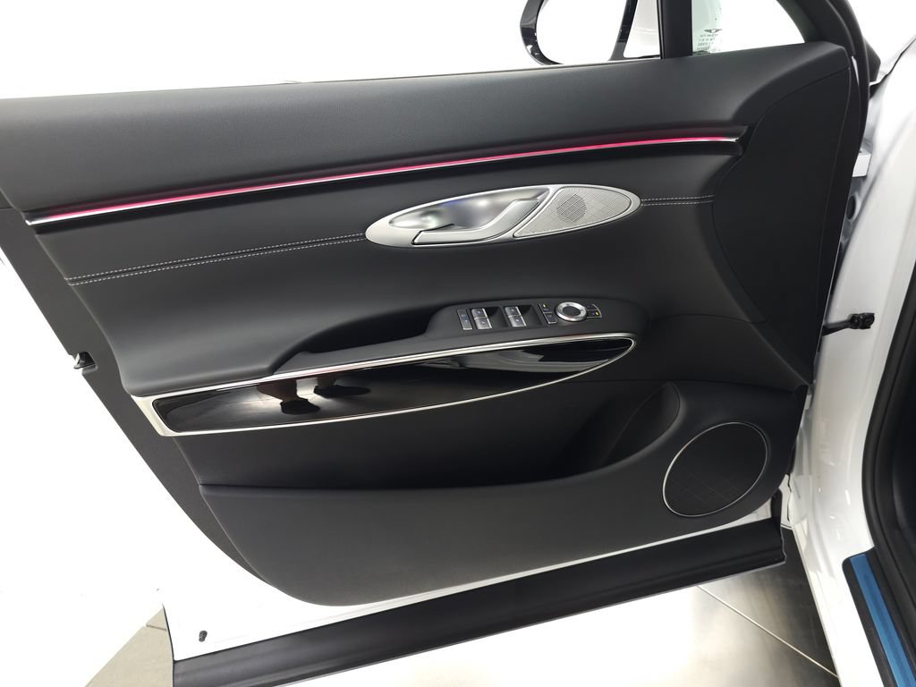 New 2026 Genesis GV70 2.5T AWD/4WD image 9