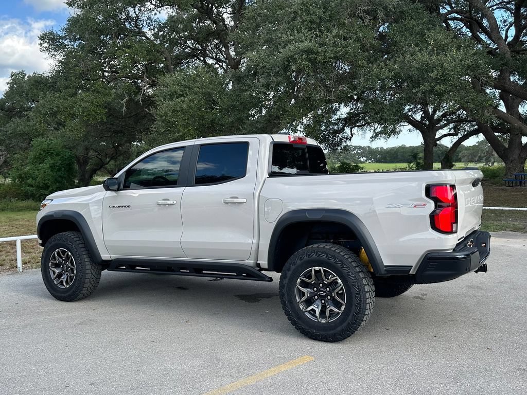 New 2026 Chevrolet Colorado ZR2 w/ Technology Package AWD/4WD image 7