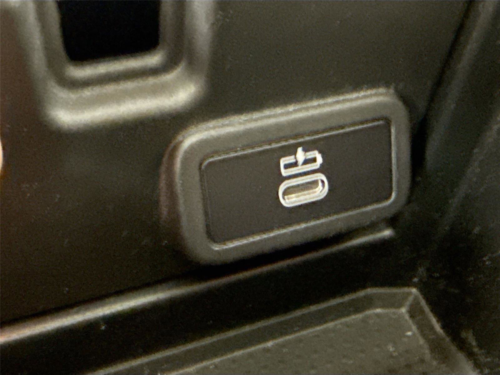 Used 2025 BMW i4 eDrive40 w/ Premium Package image 40