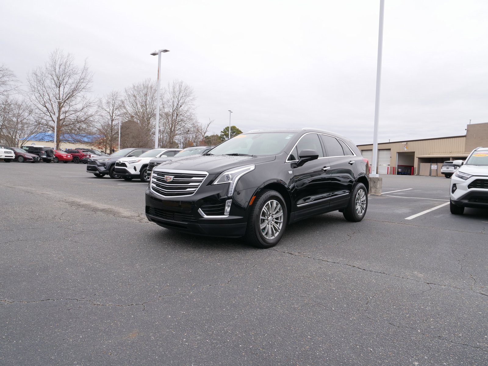 Used 2018 Cadillac XT5 Luxury w/ Driver Awareness Package image 8