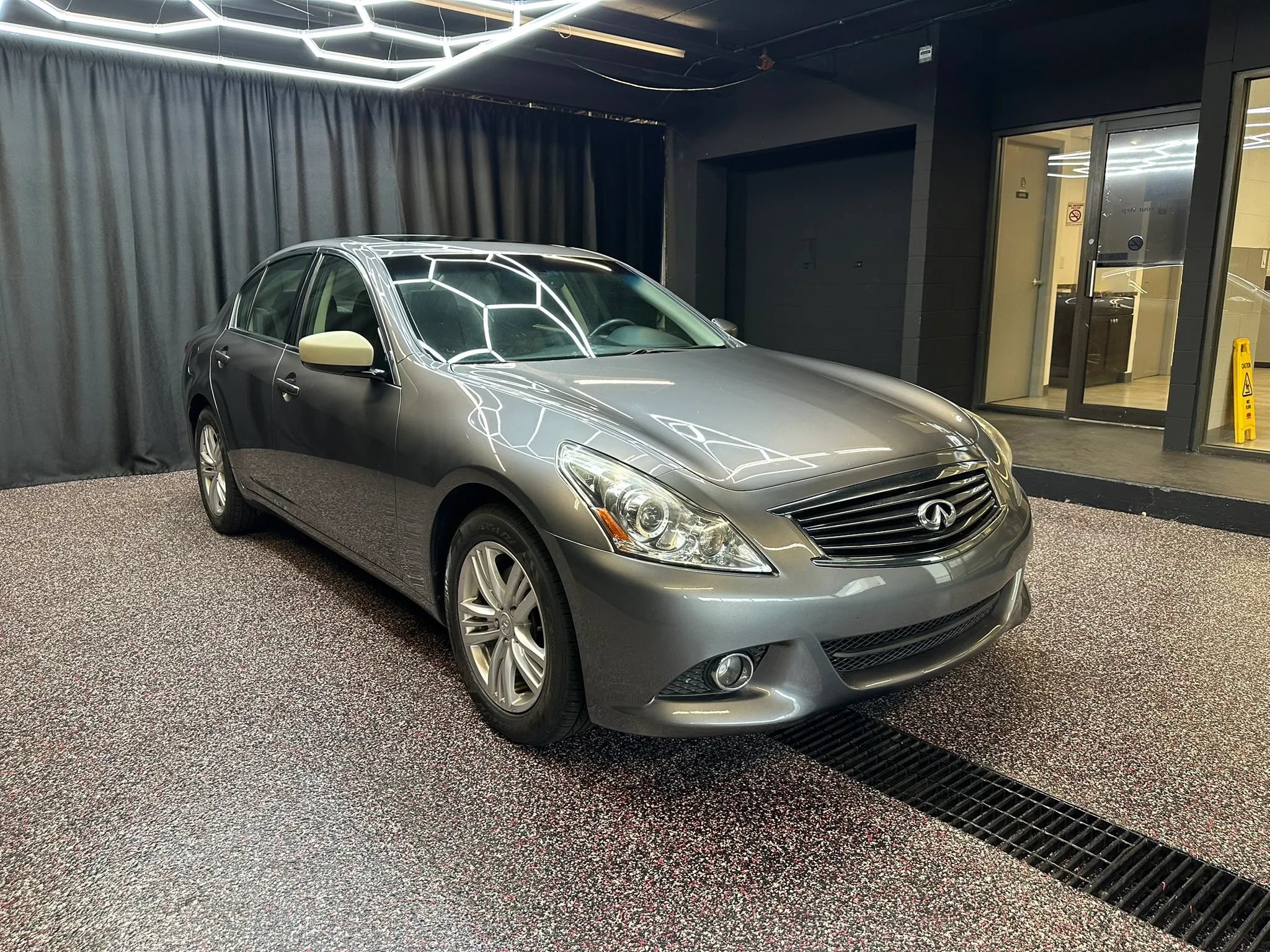 Used 2012 INFINITI G25 x AWD/4WD image 9