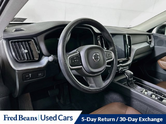 Used 2020 Volvo XC60 T5 Momentum w/ Protection Package Premier AWD/4WD image 11