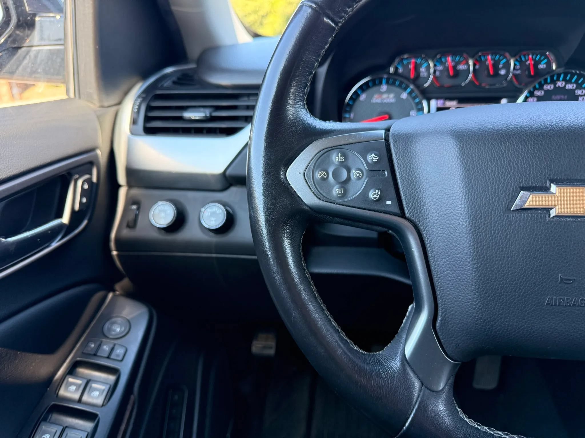 Used 2020 Chevrolet Suburban LT AWD/4WD image 26