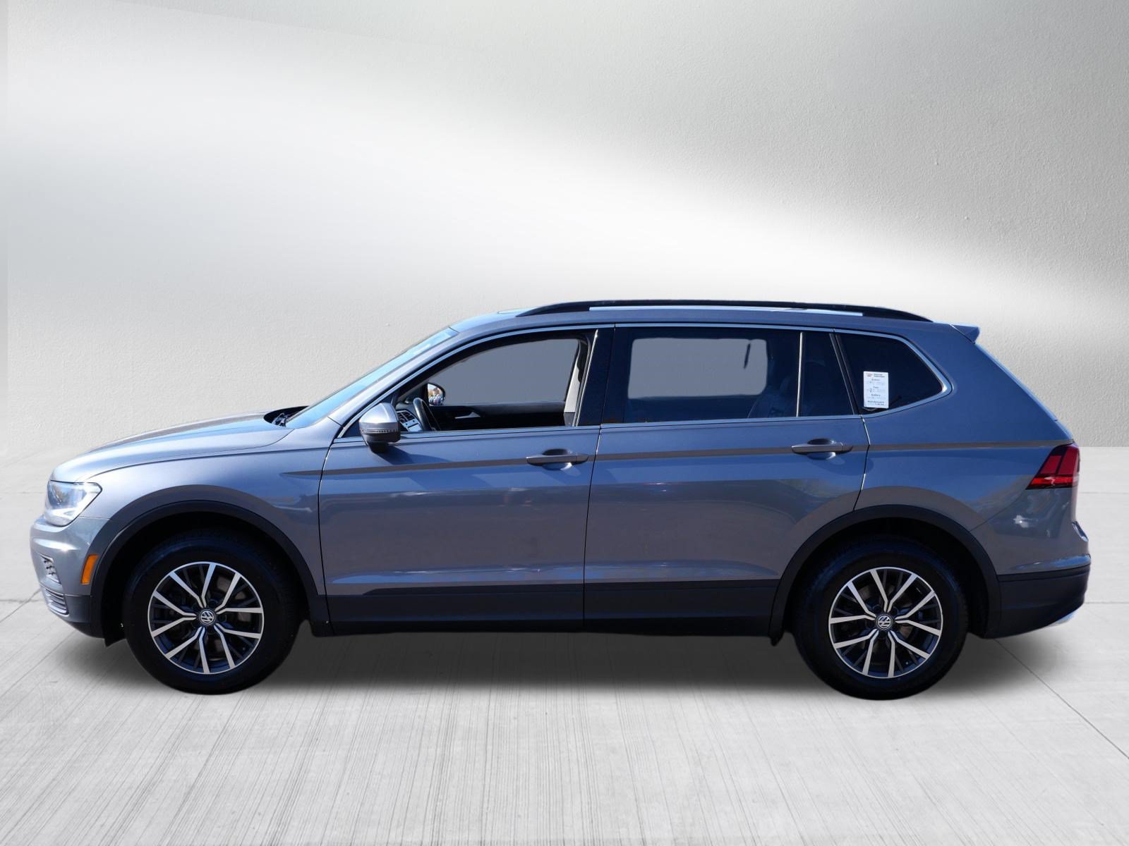 Used 2019 Volkswagen Tiguan SE w/ Panoramic Sunroof Package AWD/4WD image 4