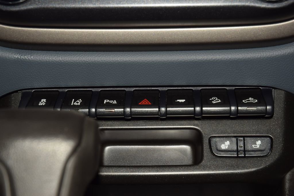 Used 2021 Chevrolet Colorado Z71 w/ Safety Package AWD/4WD image 36