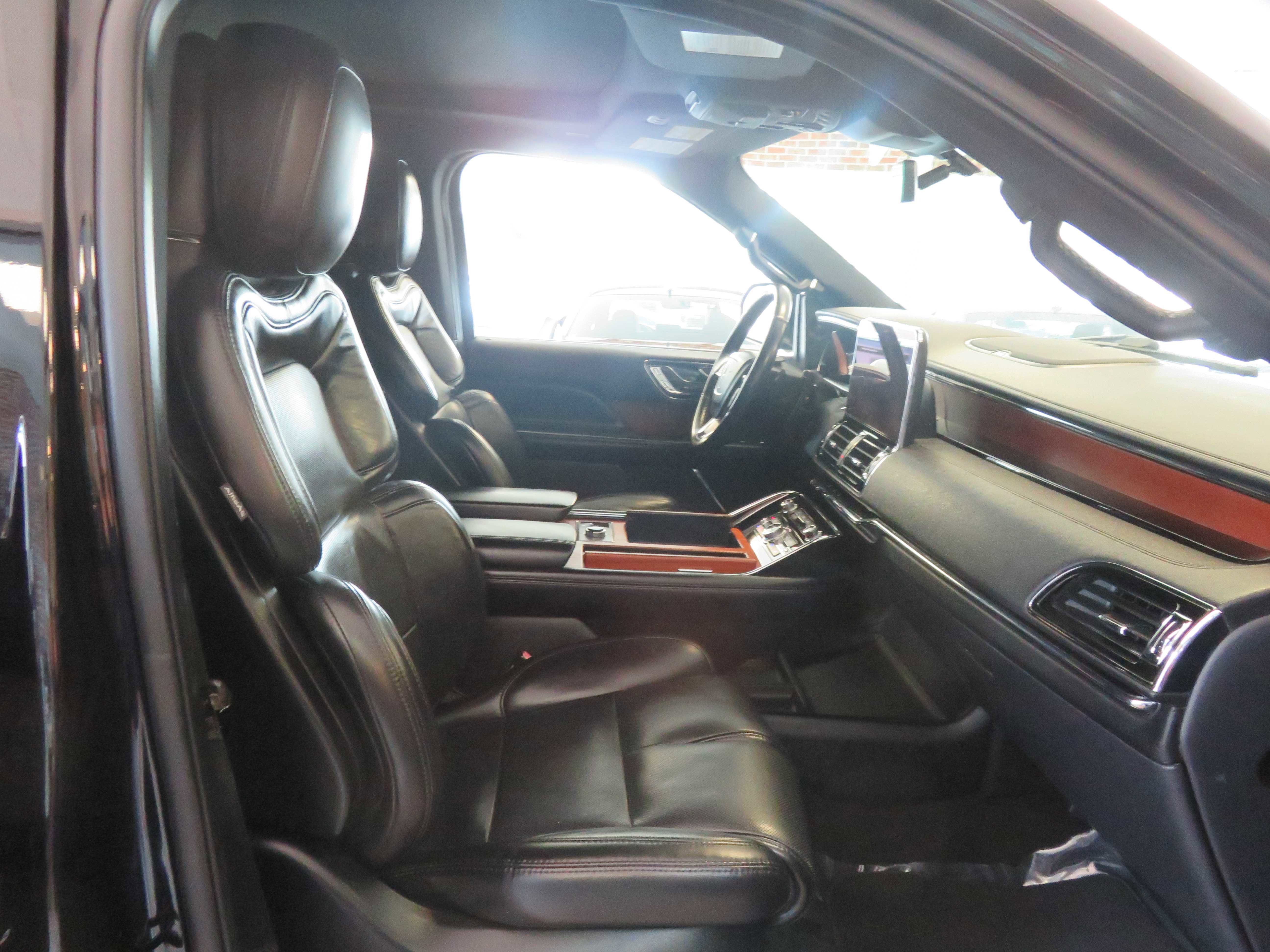 Used 2020 Lincoln Navigator L Reserve image 24