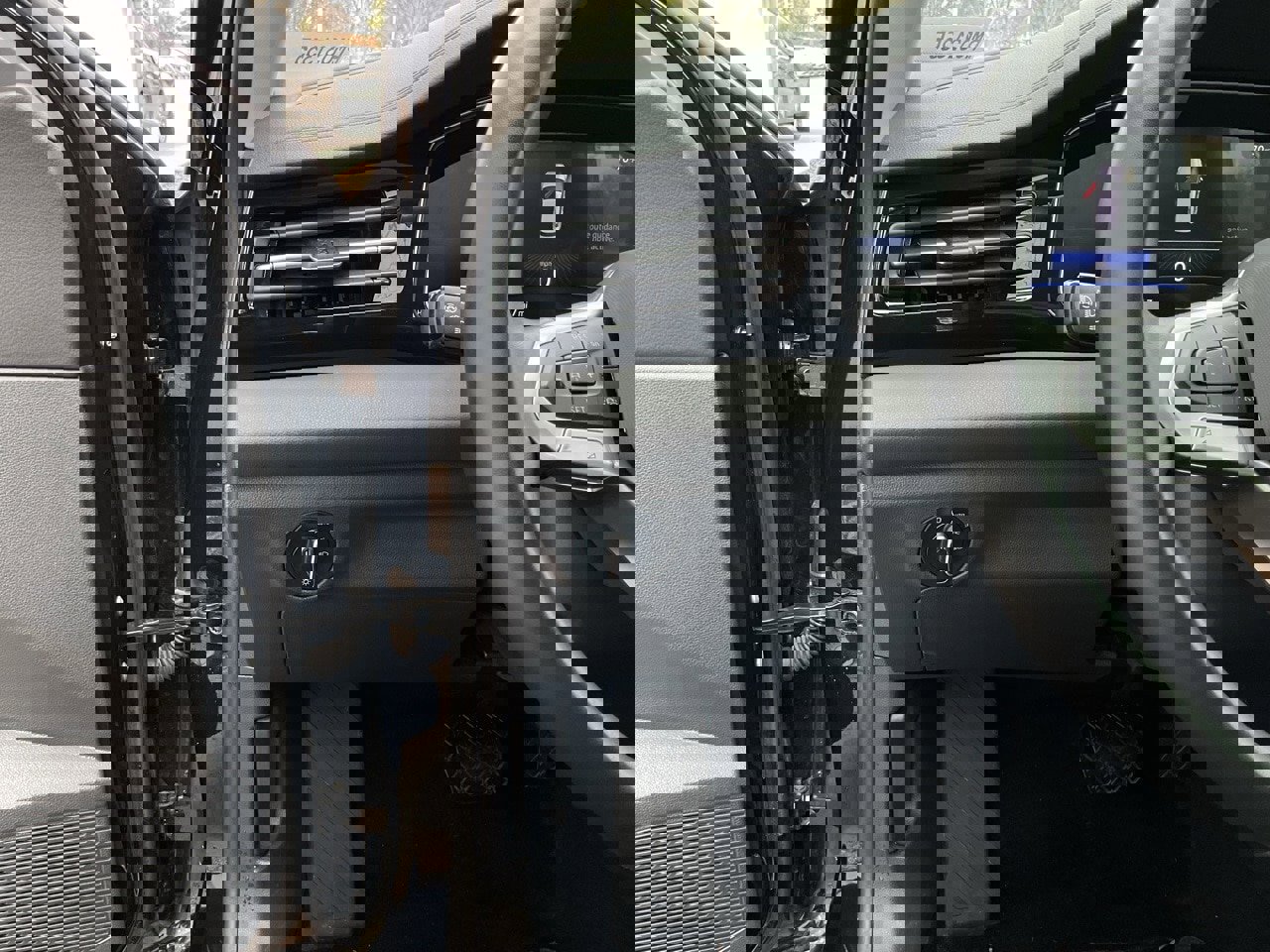 Used 2025 Volkswagen Jetta S image 24