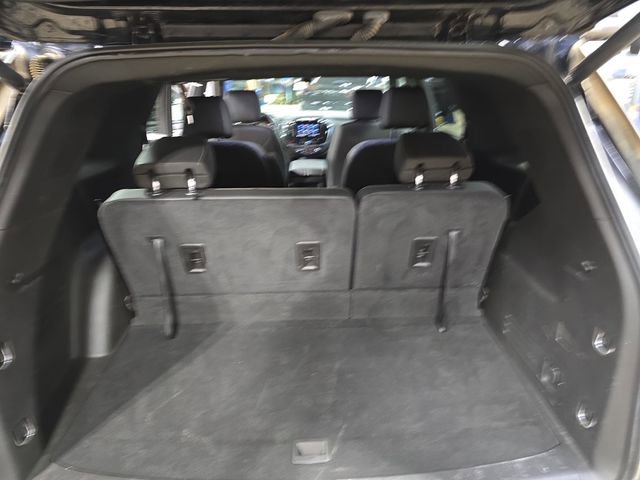 Used 2023 Chevrolet Traverse LT w/ Midnight/Sport Edition image 16
