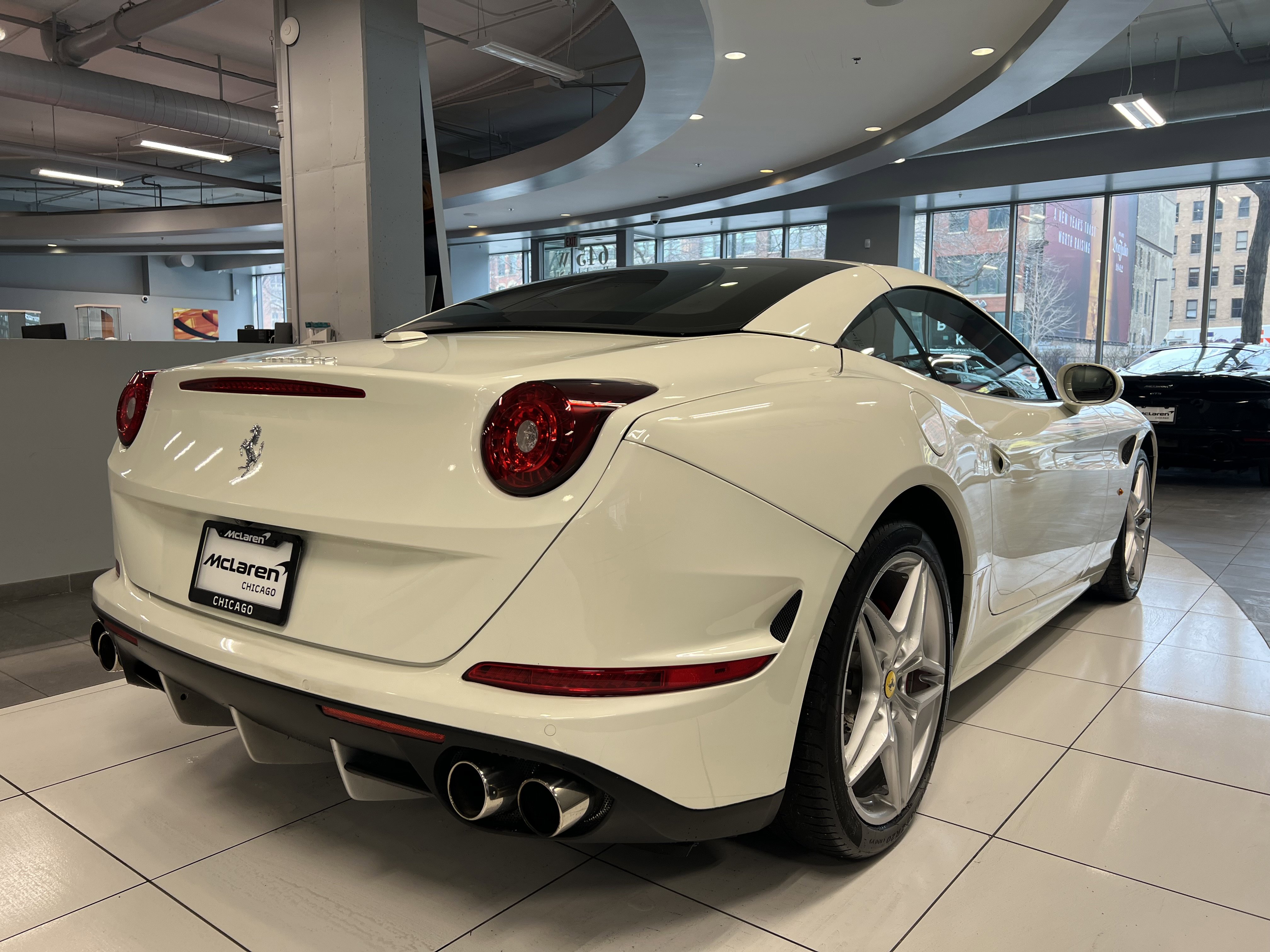 Used 2017 Ferrari California T image 10