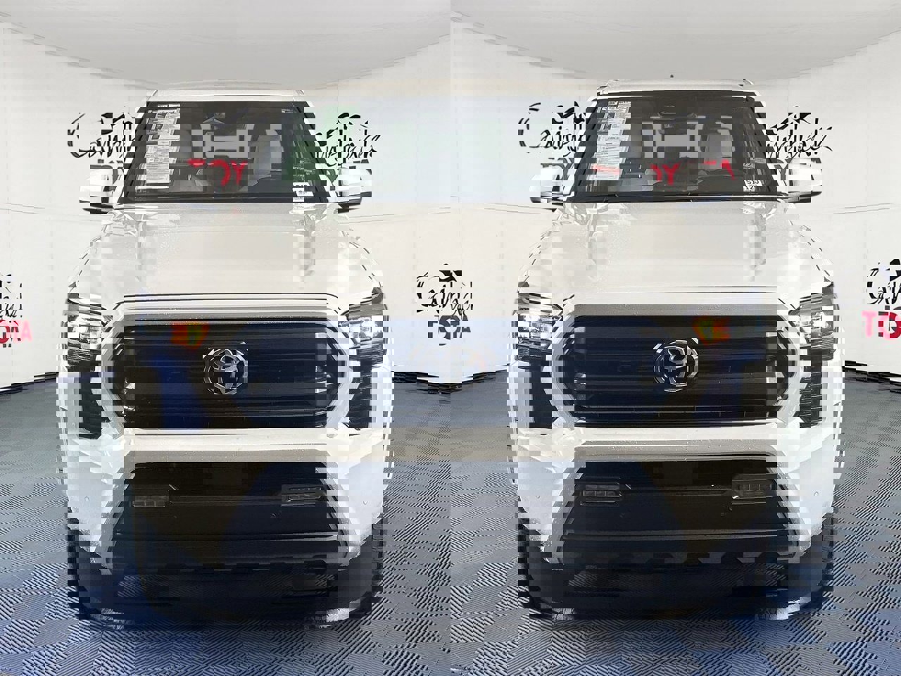 Used 2025 Toyota Tacoma SR5 image 3