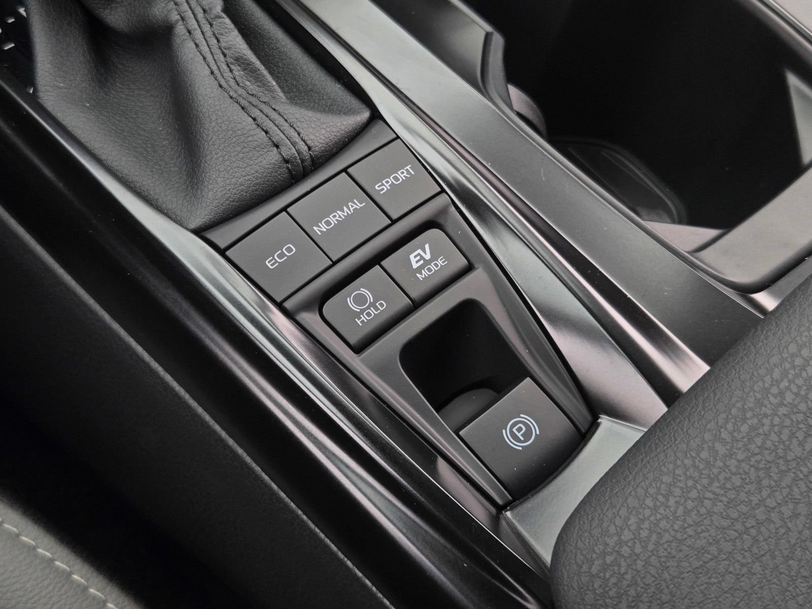 Certified 2026 Toyota Camry SE w/ Convenience Package FWD image 17
