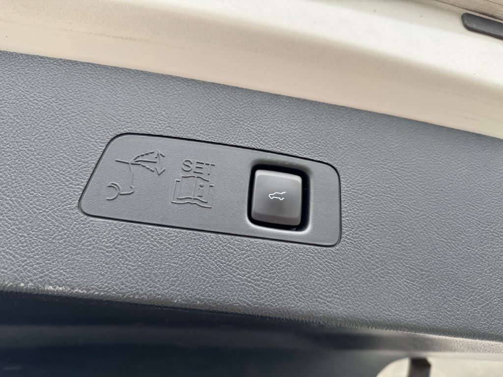 Used 2021 Lincoln Corsair Reserve FWD image 6