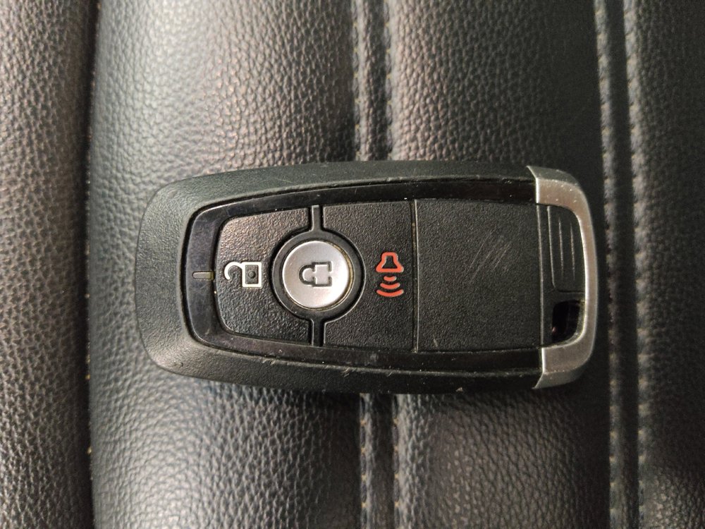 Used 2023 Ford Edge SEL image 32