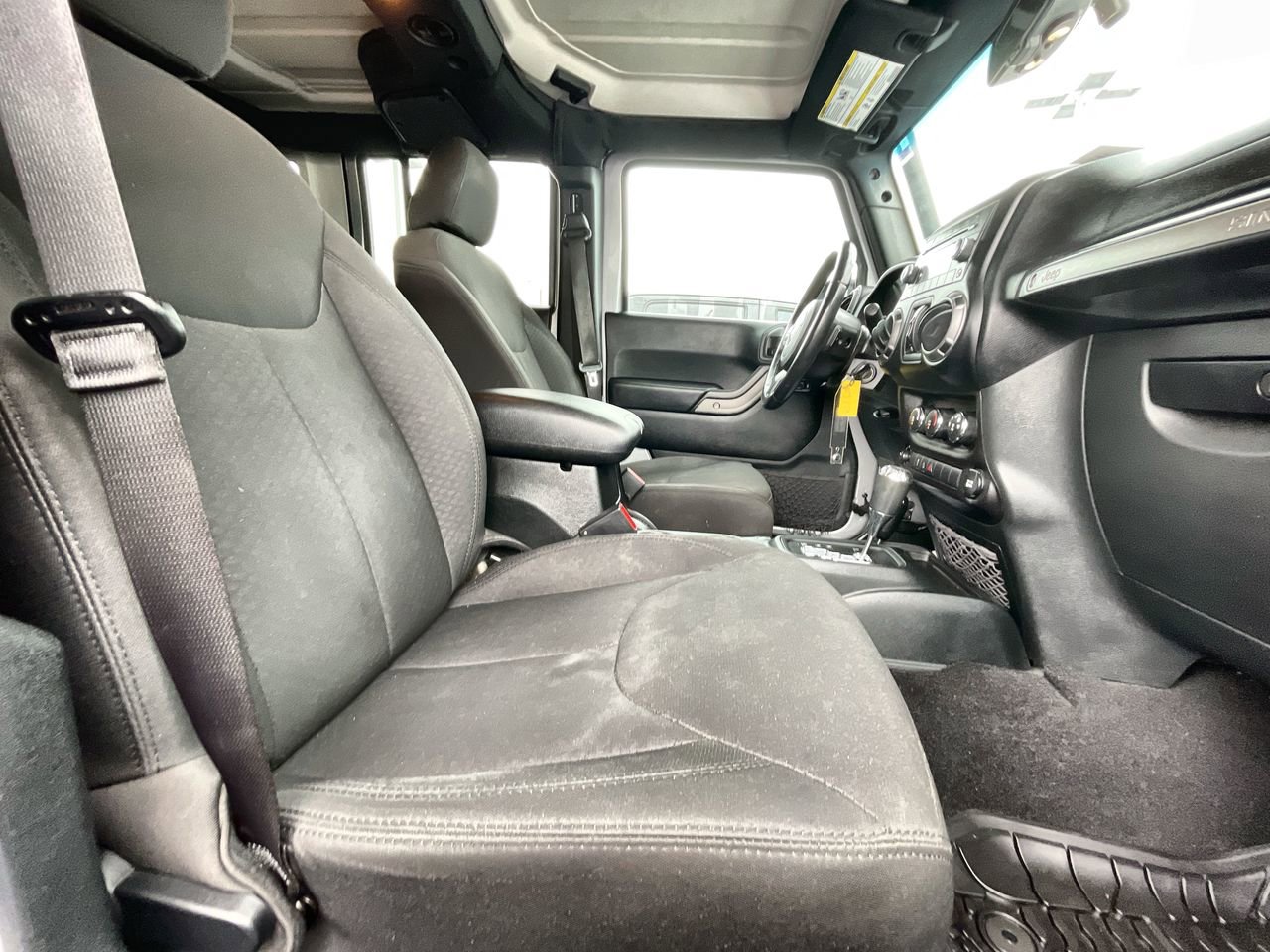 Used 2018 Jeep Wrangler Unlimited Sport S image 23