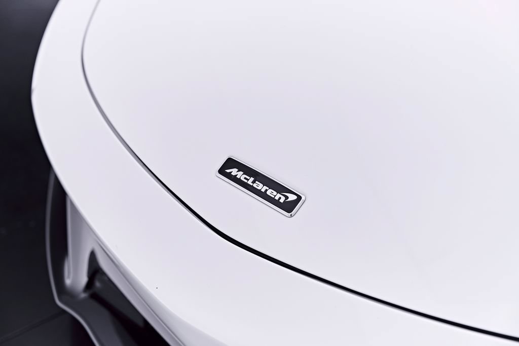 Used 2024 McLaren Artura RWD image 29