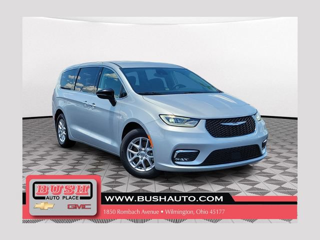 Used 2024 Chrysler Pacifica Touring-L