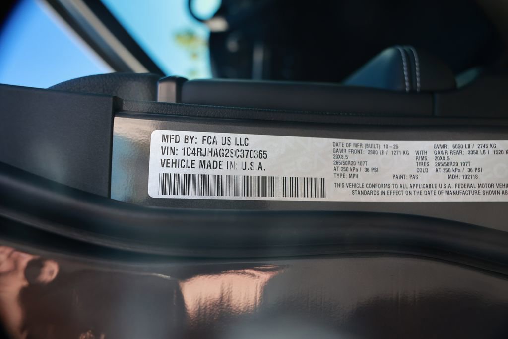 New 2025 Jeep Grand Cherokee Altitude image 32