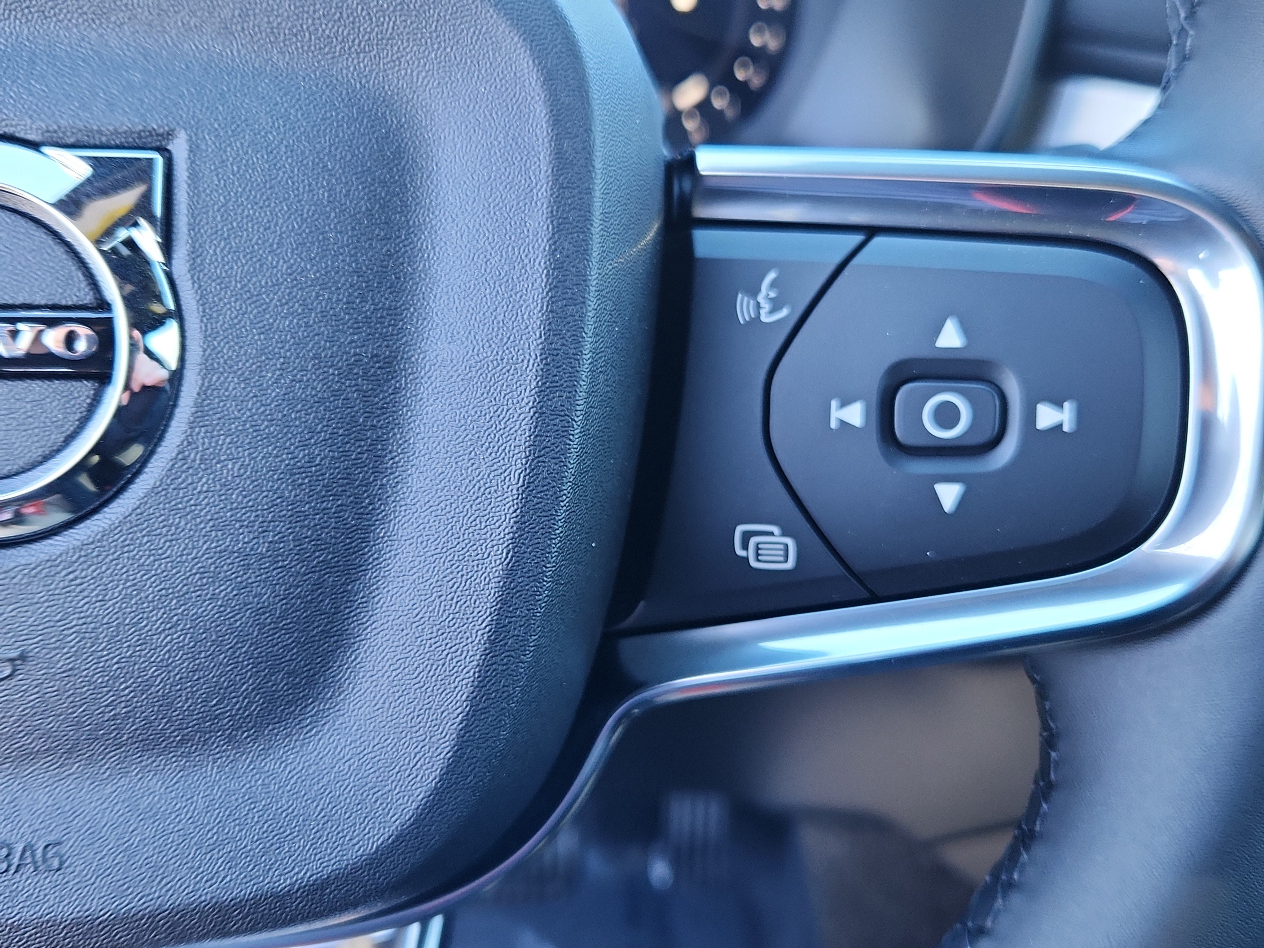 New 2026 Volvo XC40 B5 Ultra w/ Climate Package AWD/4WD image 12