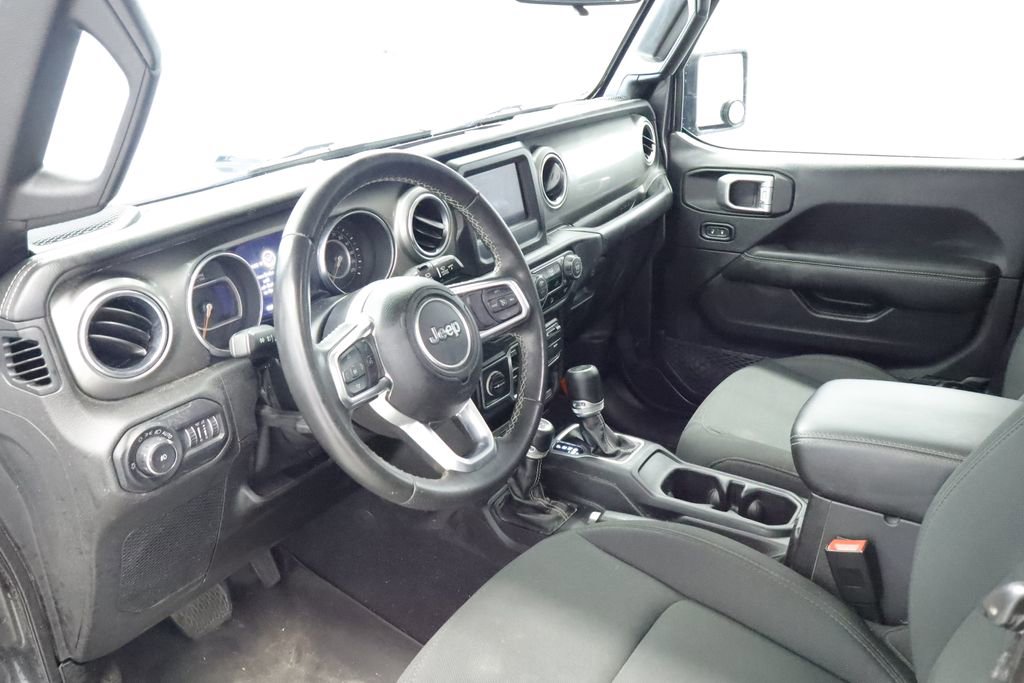 Used 2019 Jeep Wrangler Unlimited Sahara AWD/4WD image 27