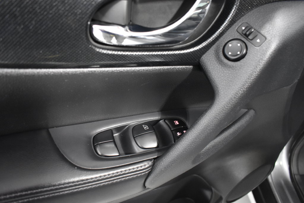Used 2015 Nissan Rogue SL w/ SL Premium Package AWD/4WD image 15