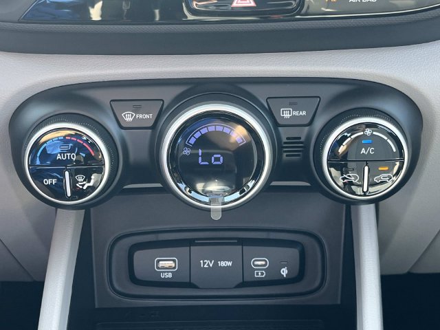 New 2026 Hyundai Venue SEL FWD image 27