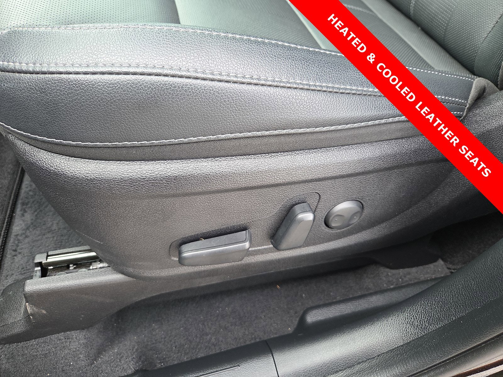 Used 2024 Kia Telluride EX image 14