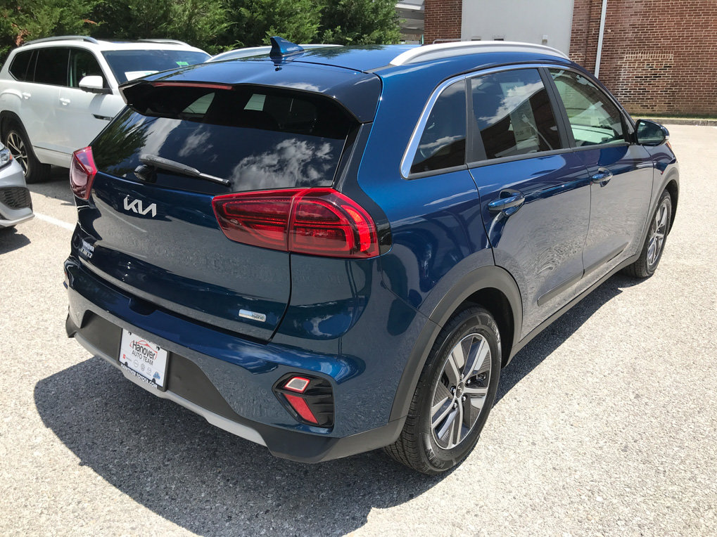 Used 2022 Kia Niro EX Premium FWD image 8
