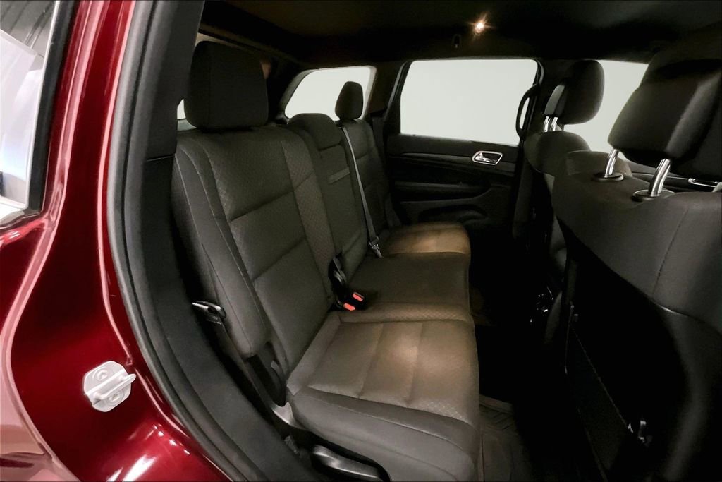 Used 2020 Jeep Grand Cherokee Laredo AWD/4WD image 25